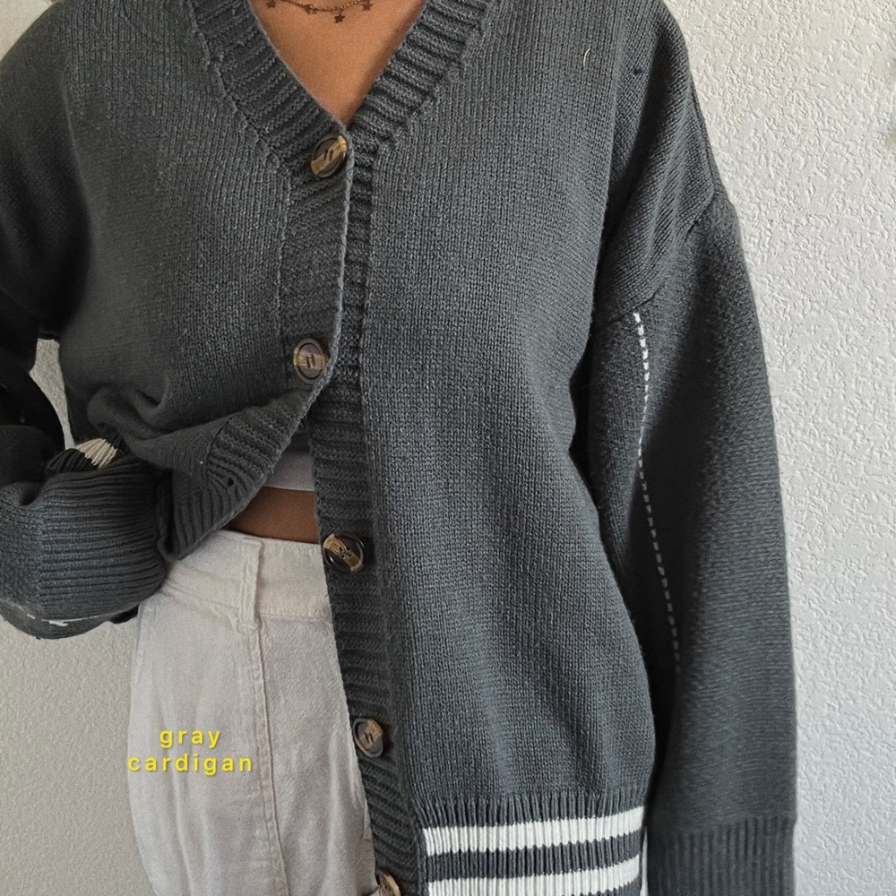 gray cozy cardigan 🩶